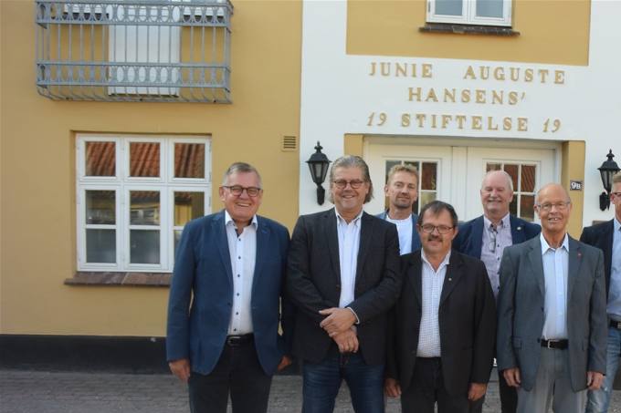 Bestyrelsen 2020 Fotograf på vej med nyt billede : Gustav Petersen, Anders Linde, Claus Jørgensen, Poul Ries ,Palle Kuntz, Jan Lundkvist & Flemming Schantz